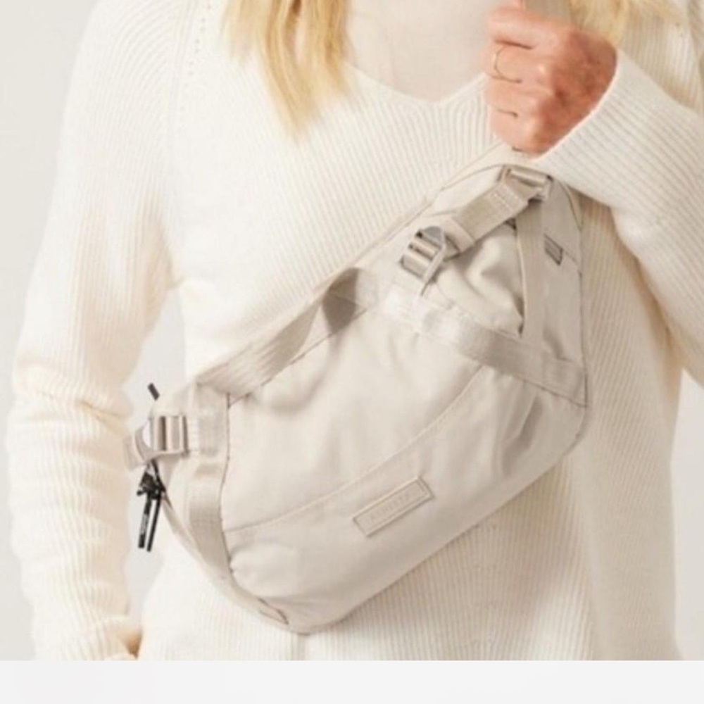 Athleta Excursion Waist /Crossbody bag